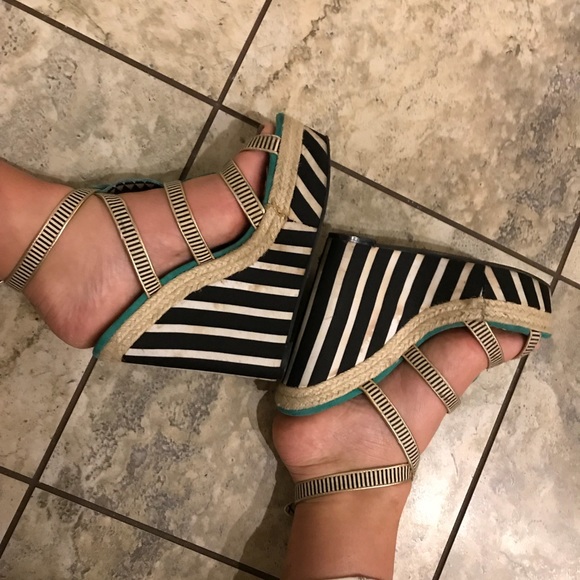 Jessica Simpson summer wedges - Picture 2 of 3